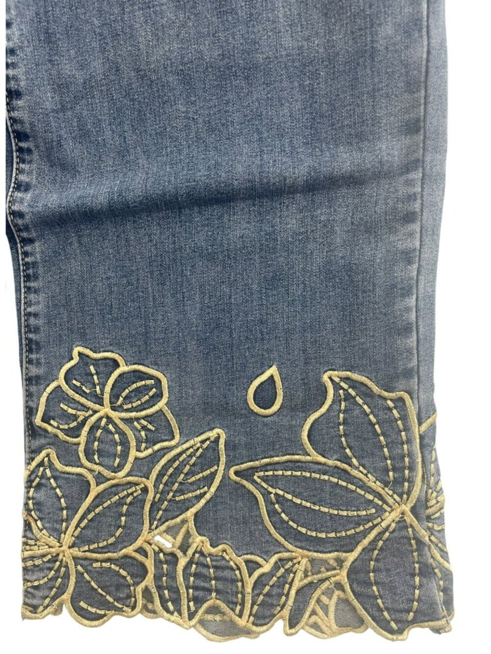 Charlie Embroidered Cropped Denim Jeans Medium Blue Floral Design Women's Size 2 - Picture 3 of 12